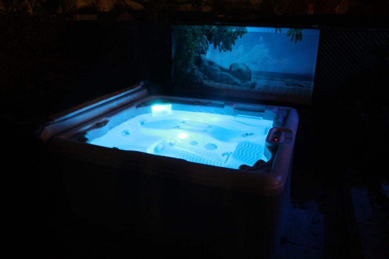 Het Gildehuis Met Sauna En Jacuzzi Stevensweert Dış mekan fotoğraf